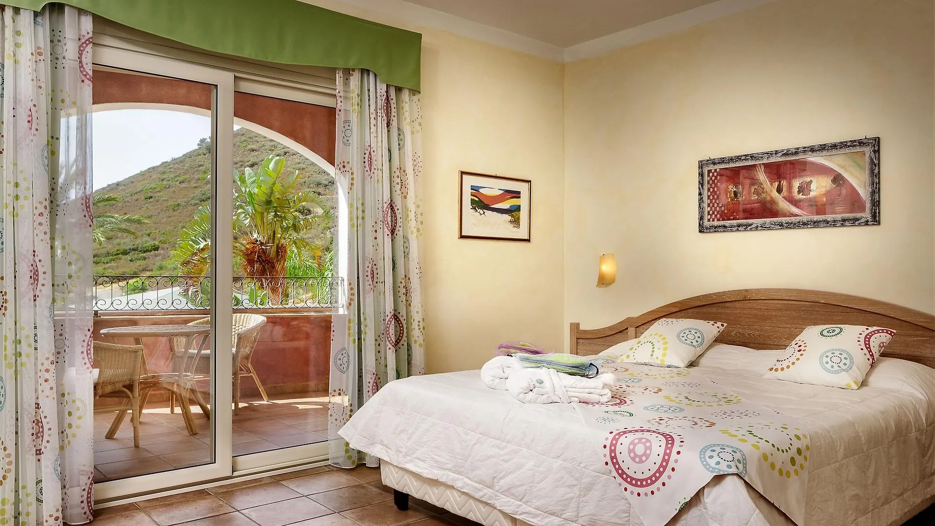 Cruccùris Resort Villasimius 4*,